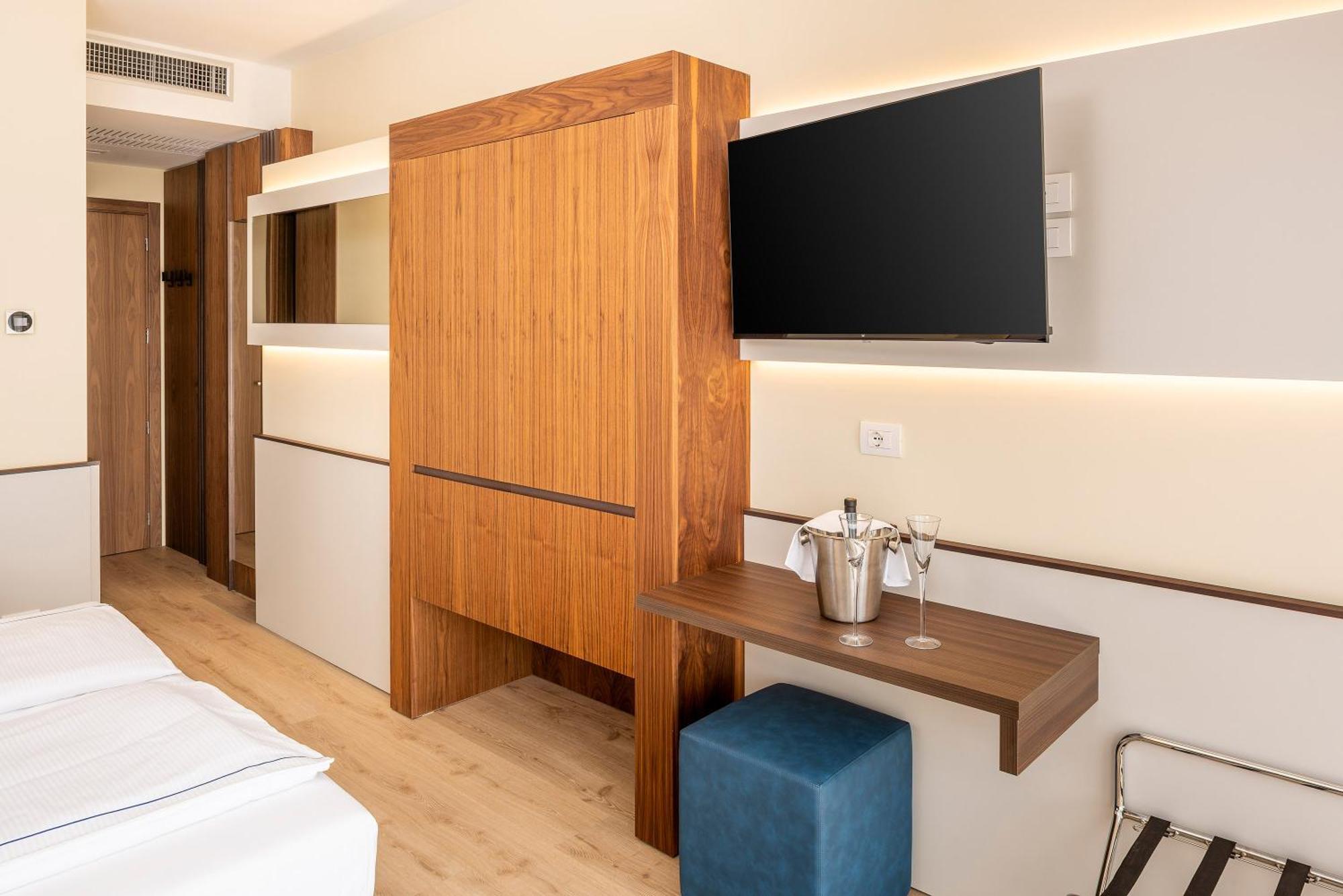 Superior Double or Twin Room,1671868088:JPEG